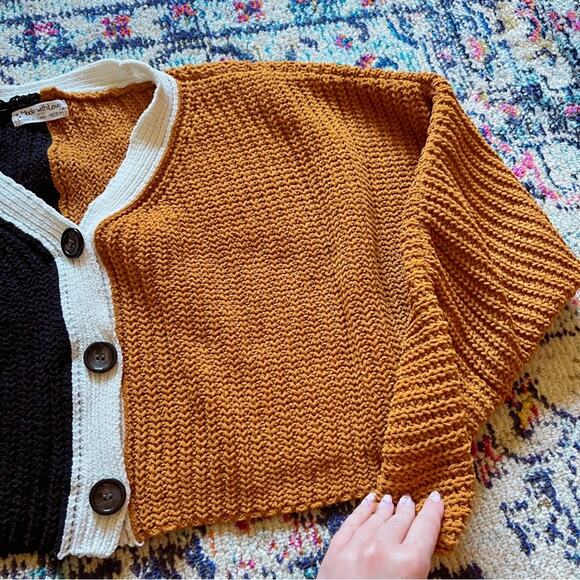 Made With Love Two-Toned Cropped Cardigan 🤎 - Picture 6 of 7